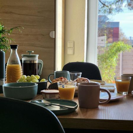 Modernes Behagliches Haus Mit Kamin, Terrasse Und Garten Magdeburg Eksteriør bilde