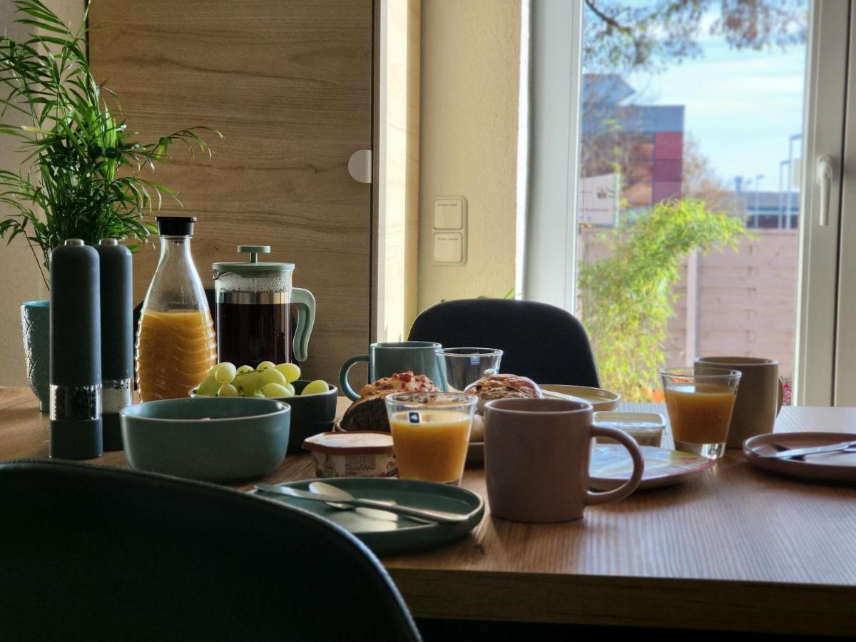 Modernes Behagliches Haus Mit Kamin, Terrasse Und Garten Magdeburg Eksteriør bilde