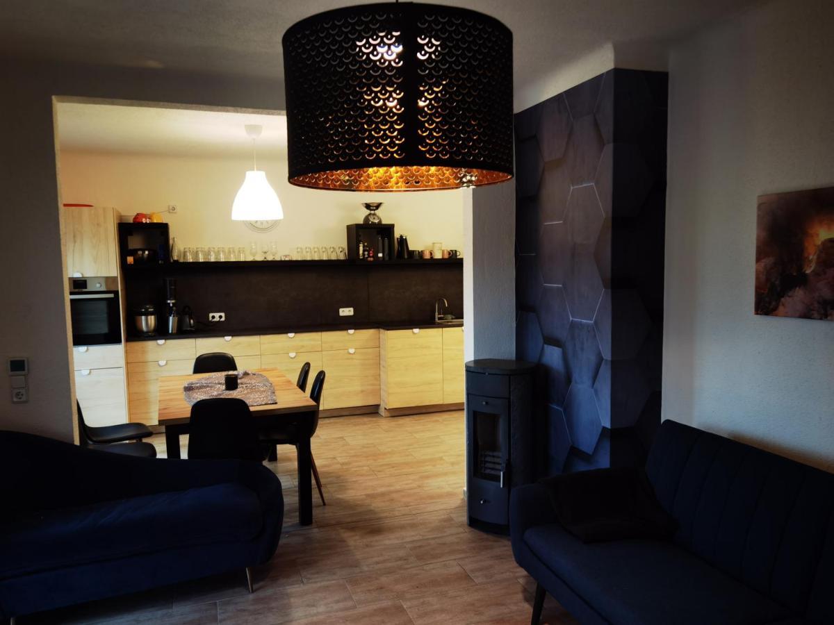 Modernes Behagliches Haus Mit Kamin, Terrasse Und Garten Magdeburg Eksteriør bilde