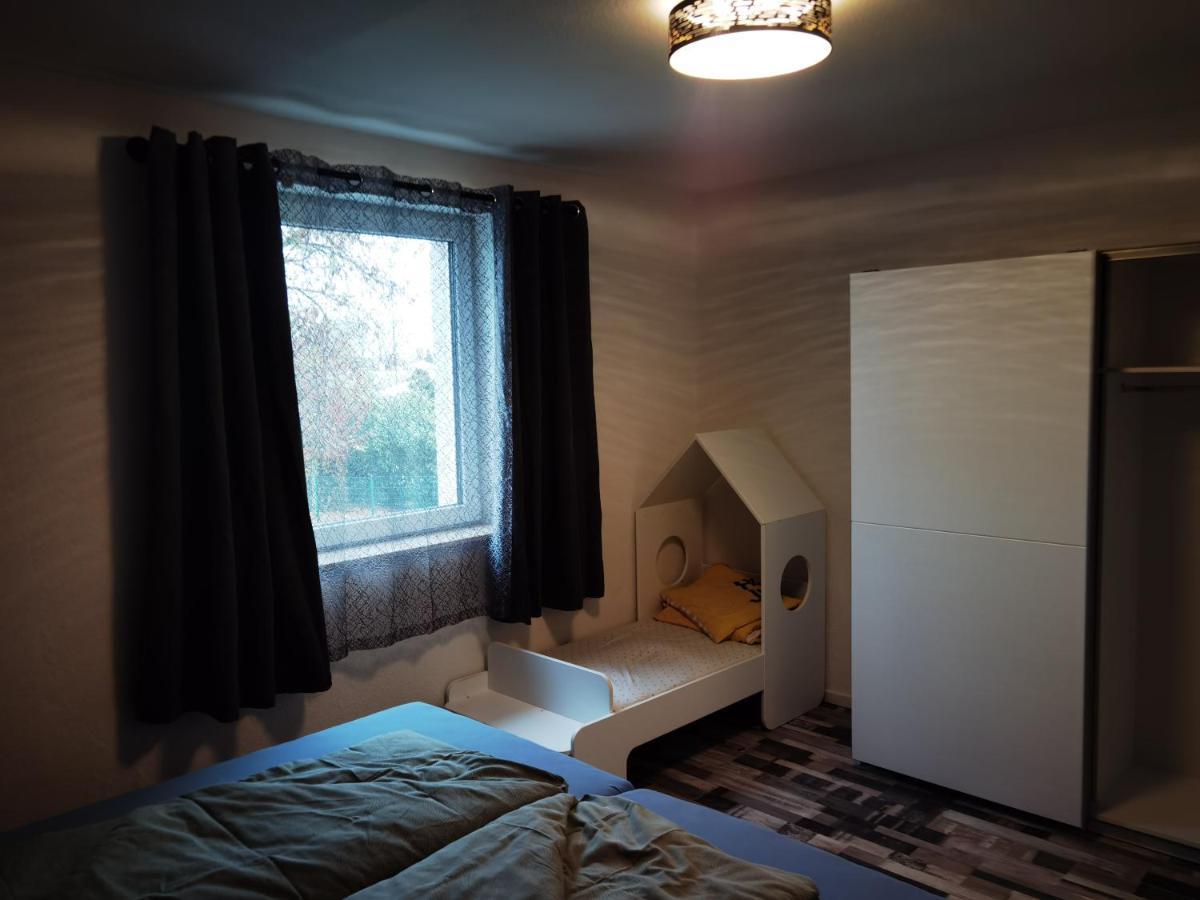 Modernes Behagliches Haus Mit Kamin, Terrasse Und Garten Magdeburg Eksteriør bilde