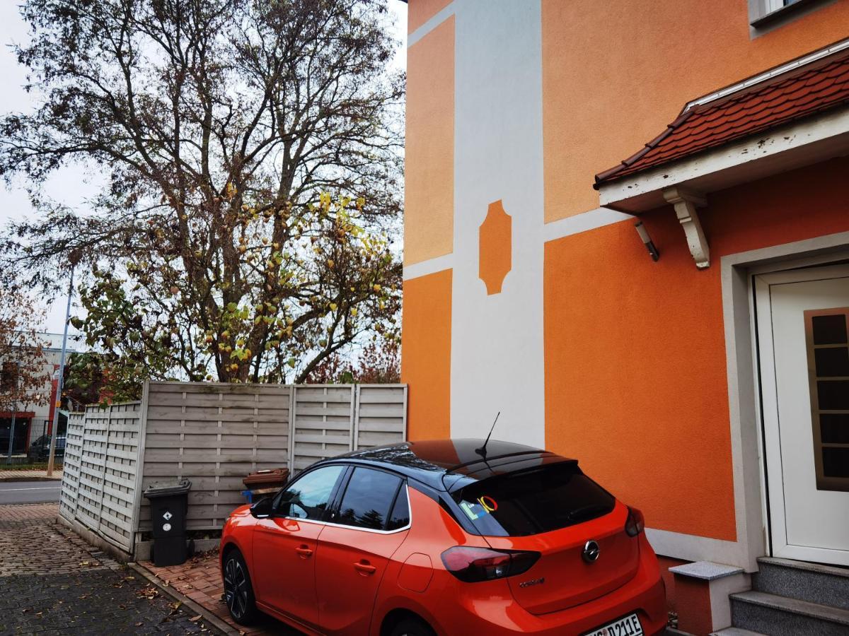 Modernes Behagliches Haus Mit Kamin, Terrasse Und Garten Magdeburg Eksteriør bilde